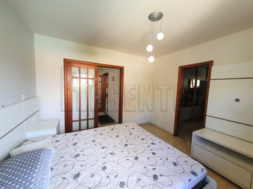 Imagem 12 de 15 de Casa 4 Dormitorios No Bairro Coqueiros - V-82892
