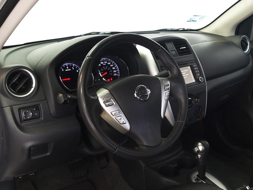 Imagen 7 de 15 de Nissan Versa Exclusive 2018 Blanco