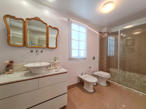 Imagen 14 de 27 de Departamento En Venta De 6 Ambientes , Muy Luminoso Y Tranquilo, Totalmente Reciclado! En Edificio Histórico Patrimonio De La Cuidad. Recoleta