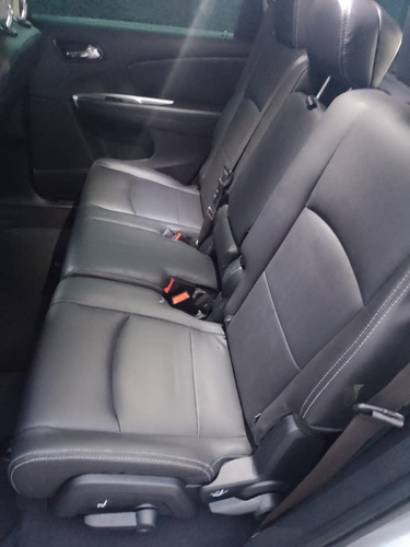 Imagem 15 de 15 de Fiat Freemont 2015 2.4 Emotion 5p