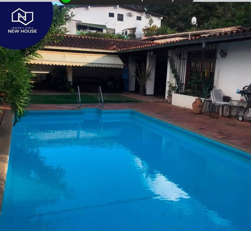Venta O Alquiler De Casa De Un Nivel Con Piscina En Cerro Verde