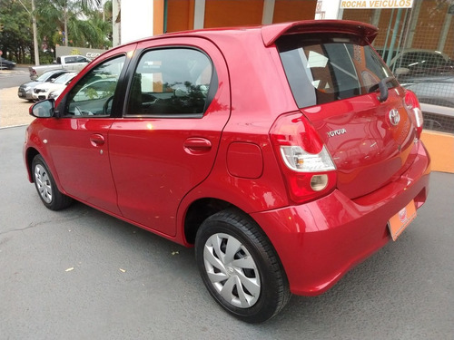 Imagem 6 de 9 de Toyota Etios Hatch 1.5 16v 4p Flex Xs
