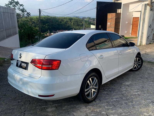 Imagem 5 de 6 de Volkswagen Jetta Cl Ac 2015