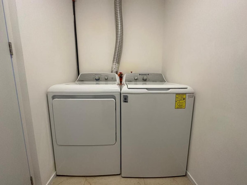 Habitación Con Baño Privado En Renta, En Zibatá, Querétaro