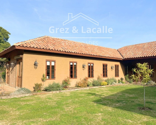 Se Vende Espectacular Casa En Sector Zapallar, Curicó