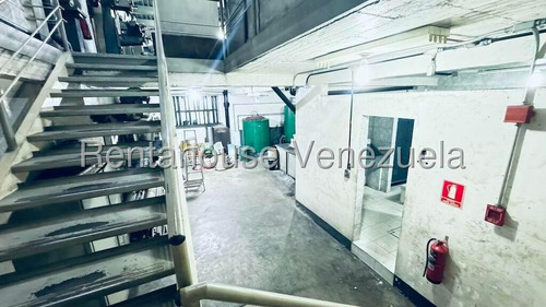 Y.t. Galpón En Venta, Sarría Mls #25-12782