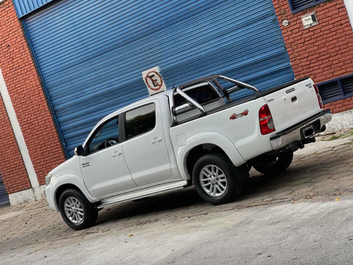 Toyota Hilux 3.0 Cd Srv Cuero 171cv 4x4 5at 2014
