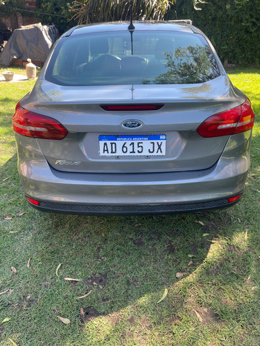Ford Focus III 1.6 Sedan S