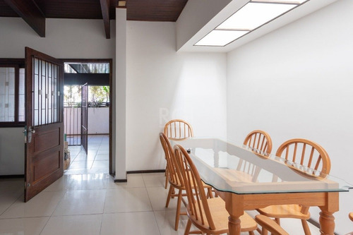 Casa Em Nonoai Com 4 Dormitórios - Lu431988