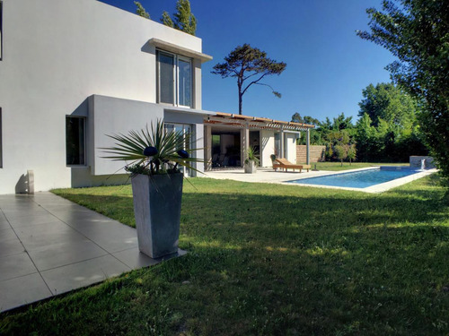 Casa Moderna Con Piscina En Barrio Privado La Residence - Punta Del Este