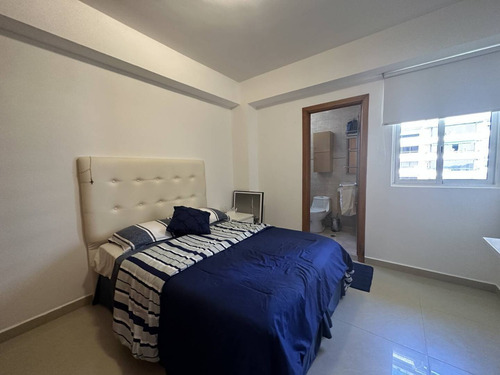 Josefina Toledo: Hermoso Apartamento En Venta En El Parral, 160m², Estudio, Maletero, Circuito De Cámaras, Balcón, Gym, Sauna, Planta Y Pozo, Piscina, Caney, 234907