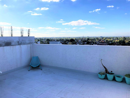Departamento De 2 Ambientes En Venta, Castelar.