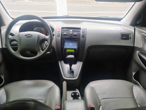 Imagem 5 de 8 de Hyundai Tucson 2.0 Mpfi Gls Top 16v 143cv 2wd Flex 4p