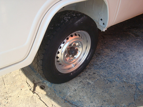 Kombi,camionete,pick-up,vans,fusca,veraneio,c10,d10,c20,f100