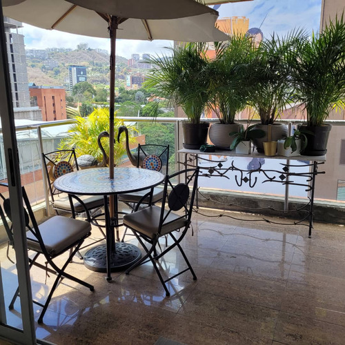 Las Mercedes ,se Vende Excelente Apartamento ,2 Hab,2 Baños ,4 Estacionamientos P7l