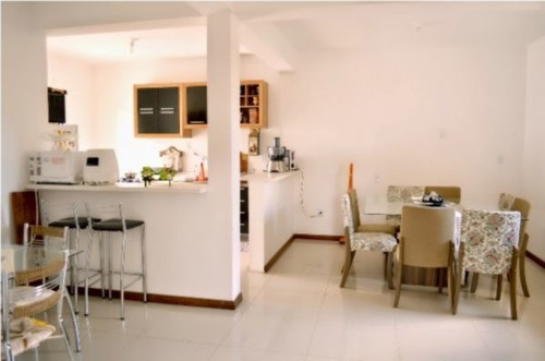 Casa Em Vila Nova Com 3 Dormitórios - Mi11693