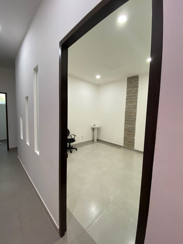 Imagen 8 de 9 de Renta De Consultorios Av. Huayacan