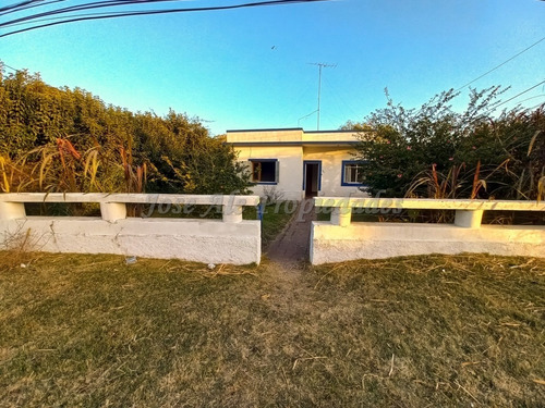 Imagen 1 de 27 de En Venta Casa De Tres Dormitorios En Colonia Del Sacramento