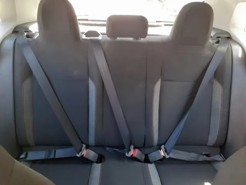 Volkswagen Polo Track 1.0 Flex 12V 5p