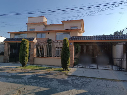 Casa En Venta En La Virgen, Metepec, Estado De  México