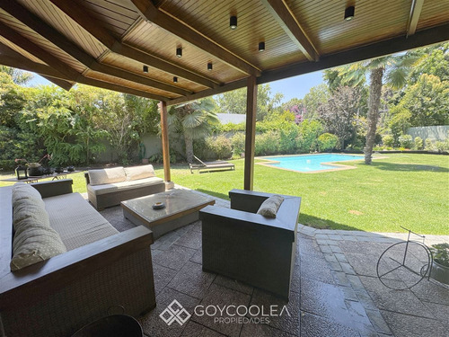 Casa En Arriendo De 5 Dorm. En Las Condes