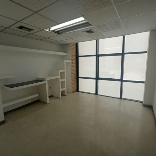 Imagen 4 de 20 de Alquiler Edificio Comercial Bello Monte 712m2