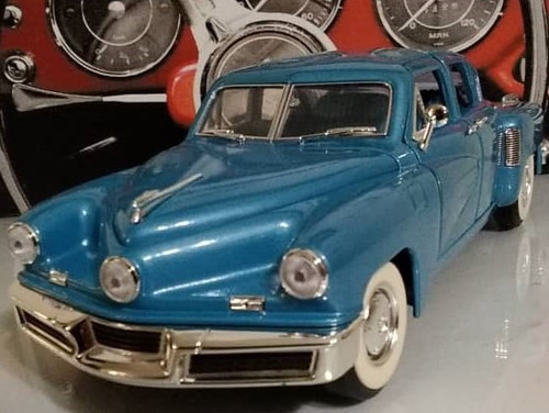 Tucker Torpedo 1948. 1/18 De Roadsignature. 