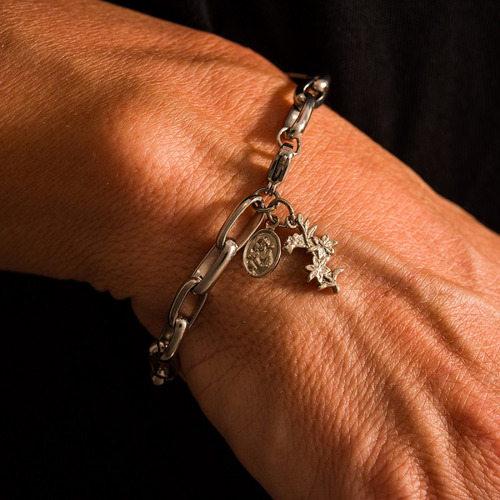 Pulseira Armazém Católico Religiosa Católica De Metal Inox Cor Prateado Tamanho Médio Para Adultos 21cm De Largo / 6cm De Diámetro