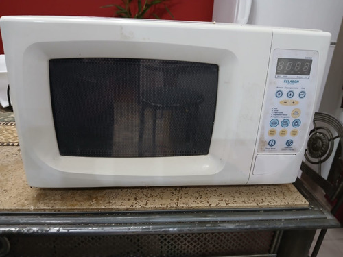 Microondas Eslabon De Lujo Modelo Ems20d (Usado)