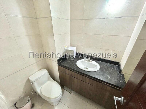 Raiza Suarez Vende Moderno Y Lujoso Apartamento Dúplex Conectado A Planta Eléctrica En El Este De Barquisimeto 2 5 2 0 8 0 7 Con Seguridad Las 24 Horas Bellas Áreas Sociales Para Disfrutar En Familia