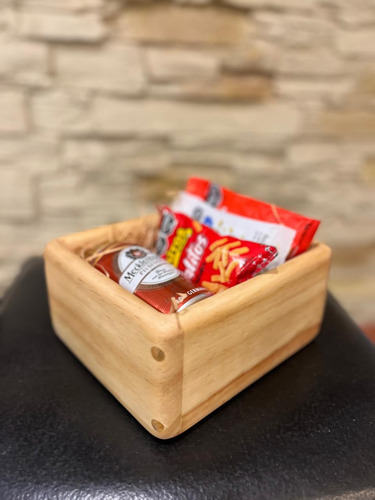 Caja + Cerveza Y Snacks Para Regalo Tamaño Mediano