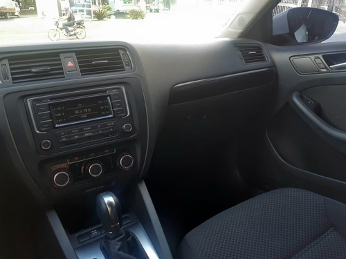 Vw - Jetta 2.0 Completo 2014 Muito Conservado