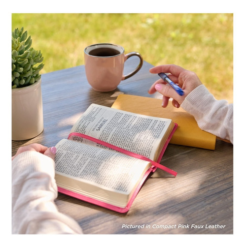 Imagen 7 de 10 de Biblia En Inglés King James Version Chica Letra Grande Rosa