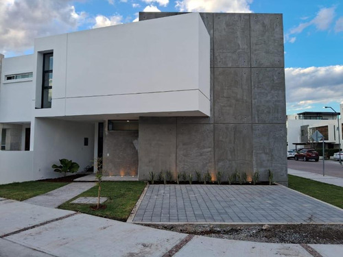 Venta Casa En Cañadas Del Arroyo, Querétaro