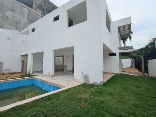Vendo Casa Nueva En Altos De Arroyo Hondo