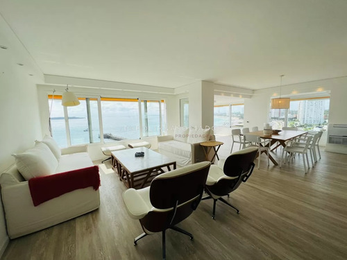 Espectacular Apartamento En Venta En Edificio Malecón, Punta Del Este.
