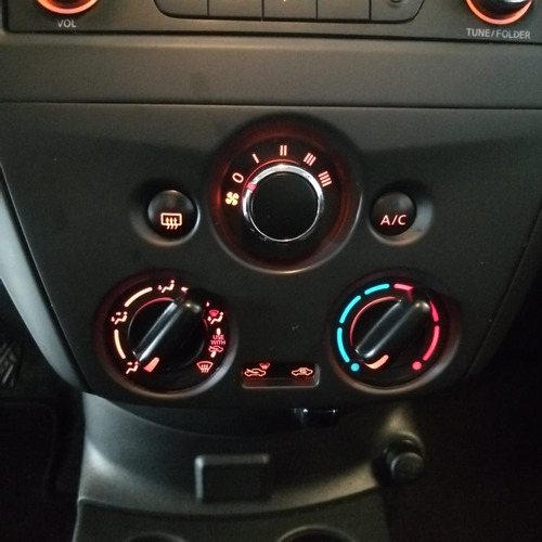 Imagen 11 de 14 de Nissan Versa 2019