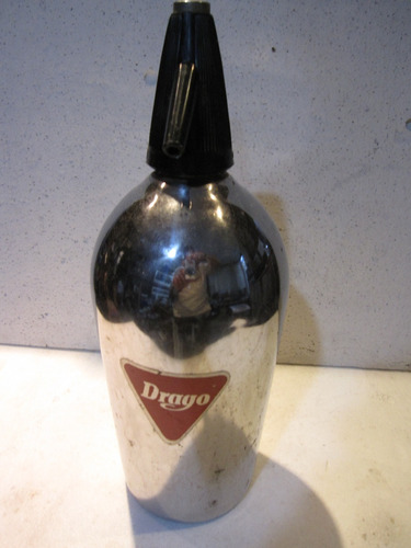Botella De Soda Antigua En Metal