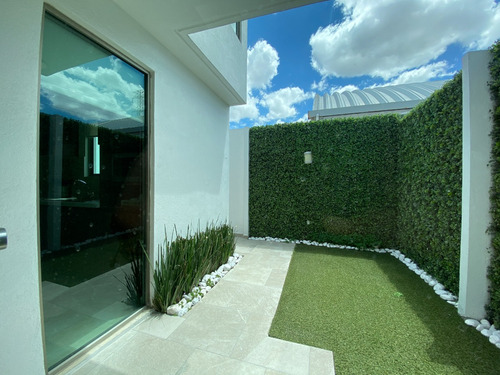 Casa Residencial En Tecamac Ojo De Agua, 3 Recamaras, Alberca Y Parque En Zona De Amenidades, Pequeño Cluster