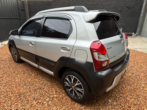 Toyota Etios 1.5 Cross