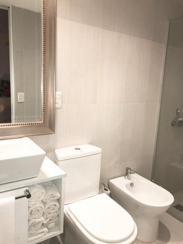 Imagen 6 de 10 de Apartamento En Venta De 2 Dormitorios C/ Cochera En Playa Mansa