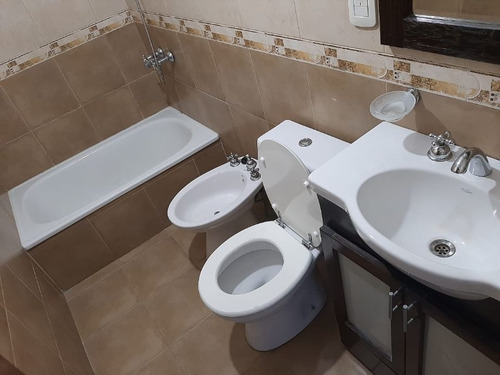 Imagen 4 de 6 de Departamento Tipo Casa En Venta En Moron Centro