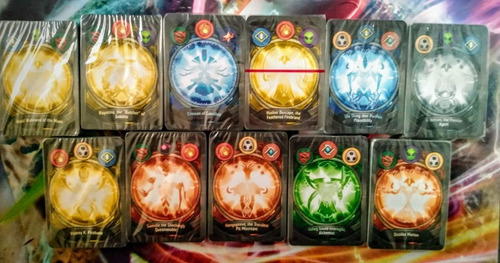 Lote 38 Decks Keyforge