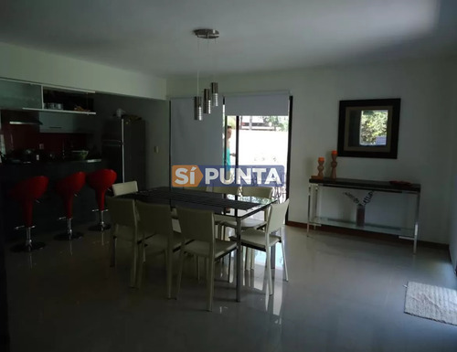 Casa De 4 Dormitorios En Alquiler Anual Y Temporal - Solanas