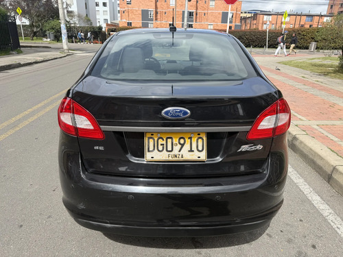 Ford Fiesta 1.6 Sportback Automática