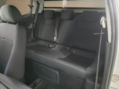 Volkswagen Saveiro 1.6 Robust Cab. Dupla Total Flex 2p marchas