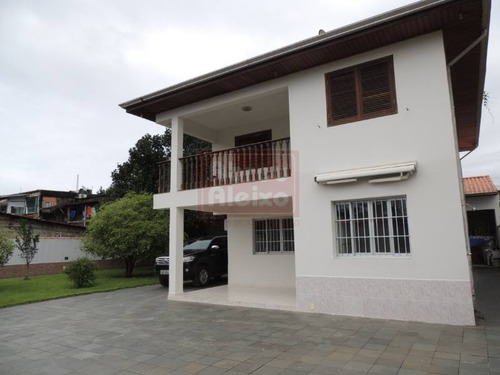 Imagem 4 de 30 de Bertioga - Sp - Sobrado A Venda Com 2 Lotes, Sendo 4 Dormitórios No Jardim São Lourenço Próximo A Praia, Ao Lado Da Riviera De São Lourenço + Edicula + Área De Churrasqueira. - 950