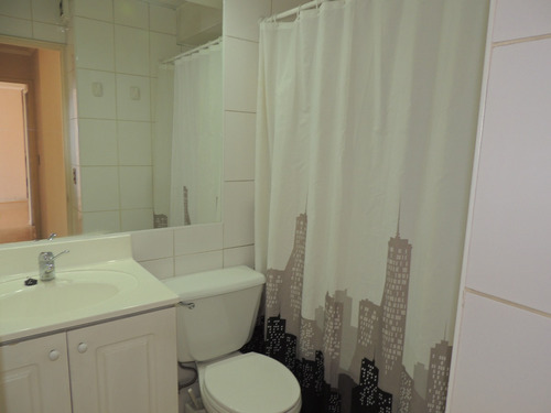 Arriendo Dpto. Catedral 1582. Excelente Ubicacion Metro