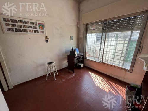 Imagen 11 de 17 de Venta Casa A Reciclar De 3 Ambientes Con Patio Y Terraza En Wilde (28026)