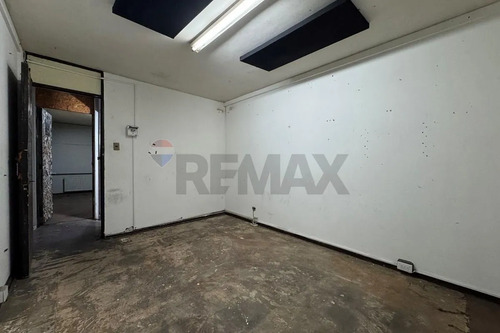 Arriendo Oficina Con Galpón Viel/autop Central